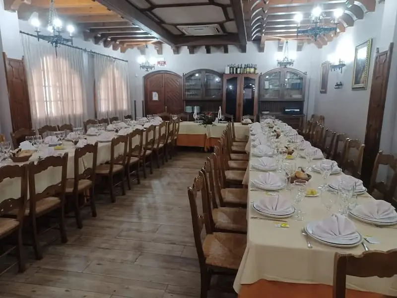 Salón interior del Restaurante Don Pepe - Ambiente acogedor